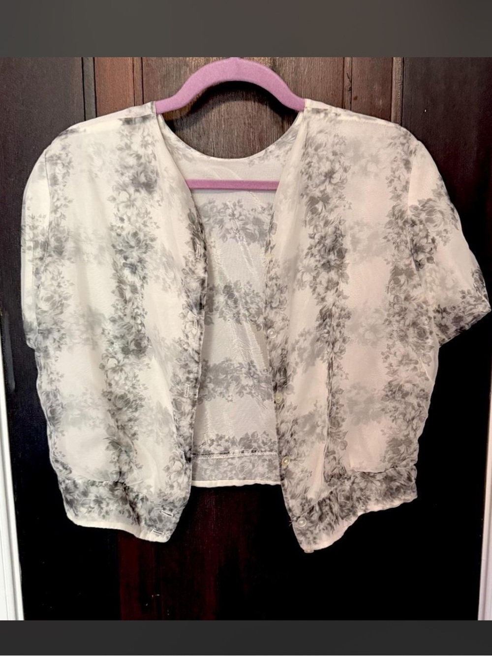 Milk & Ice vintage gray floral print blouse